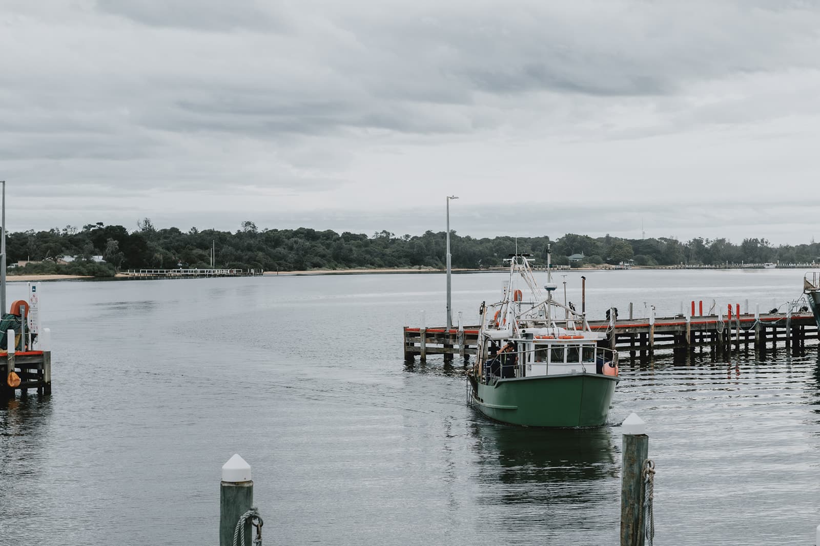 Lakes Entrance harbour